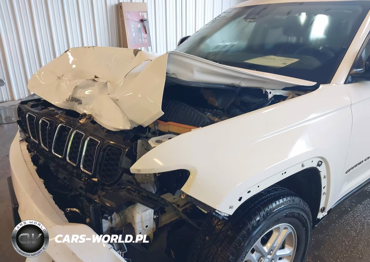 2023 Jeep Grand Cherokee Laredo 4X4 VIN:1C4RJHAG2PC640718 - 13