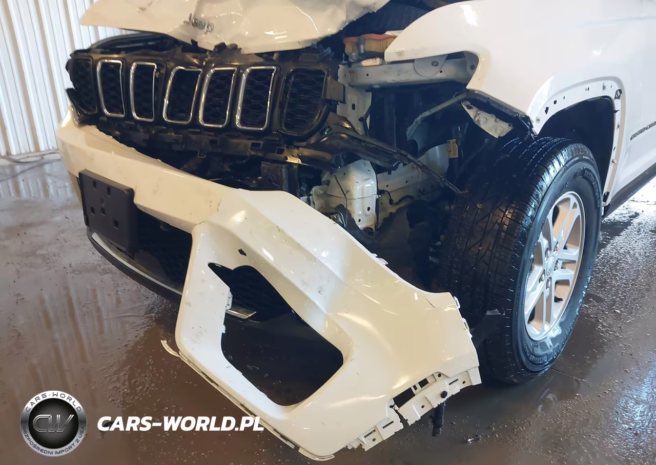 2023 Jeep Grand Cherokee Laredo 4X4 VIN:1C4RJHAG2PC640718 - 14