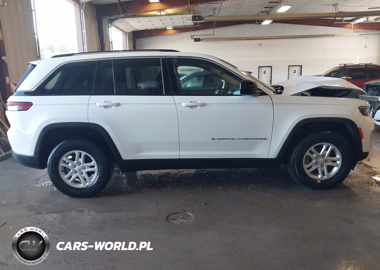 2023 Jeep Grand Cherokee Laredo 4X4 VIN:1C4RJHAG2PC640718 - 19