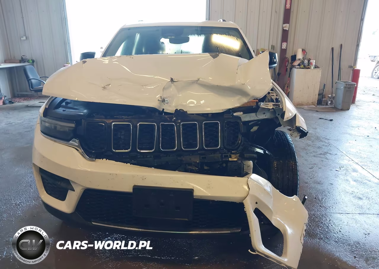 2023 Jeep Grand Cherokee Laredo 4X4 VIN:1C4RJHAG2PC640718 - 6