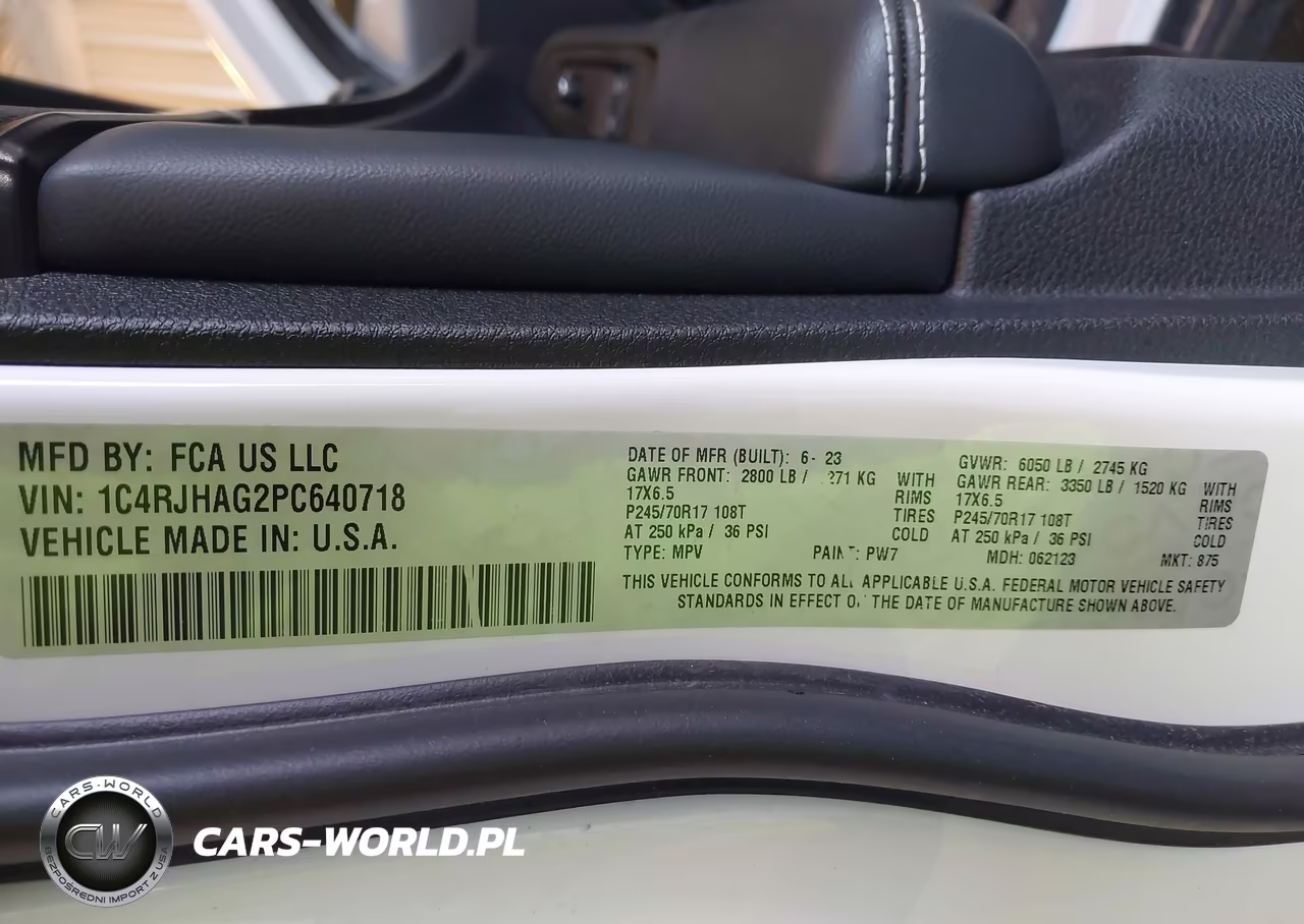 2023 Jeep Grand Cherokee Laredo 4X4 VIN:1C4RJHAG2PC640718 - 9