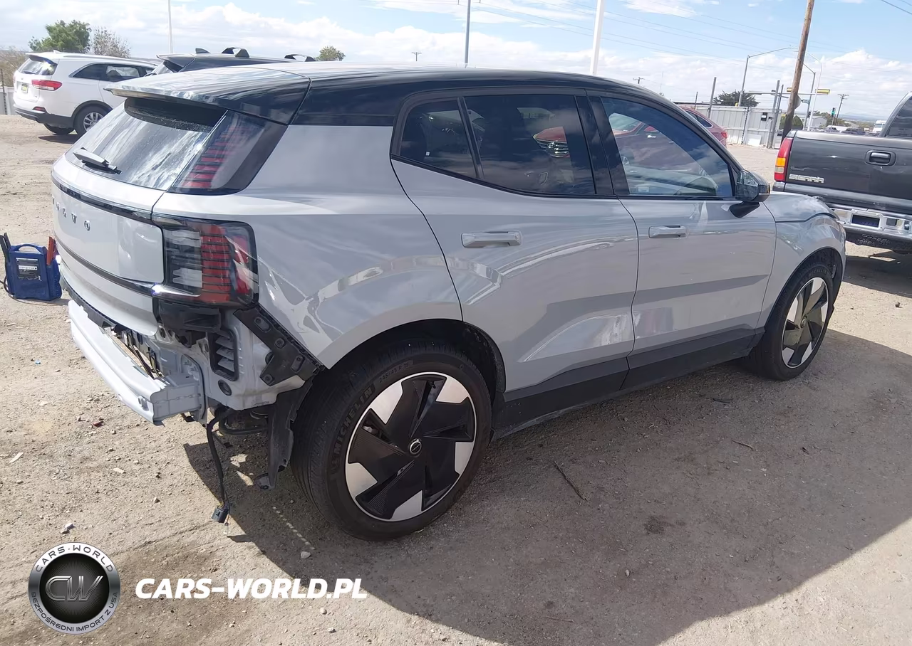 2025 Volvo Ex30 Plus Twin Motor Performance, Fully Electric VIN:YV4EK3ZK3SS149206 - 4