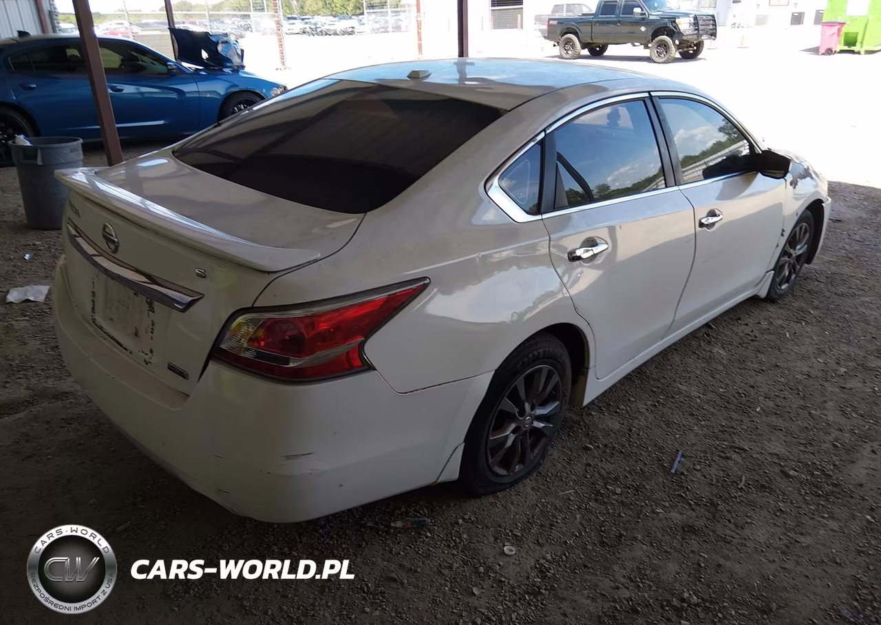 2015 Nissan Altima 2.5 S VIN:1N4AL3AP6FN912917 - 4