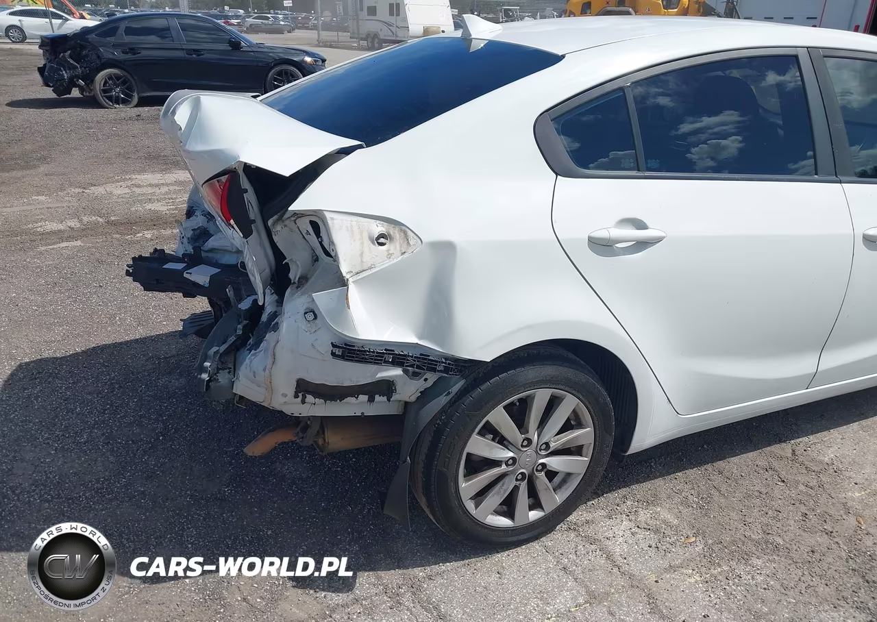 2018 Kia Forte Lx VIN:3KPFK4A72JE211958 - 12