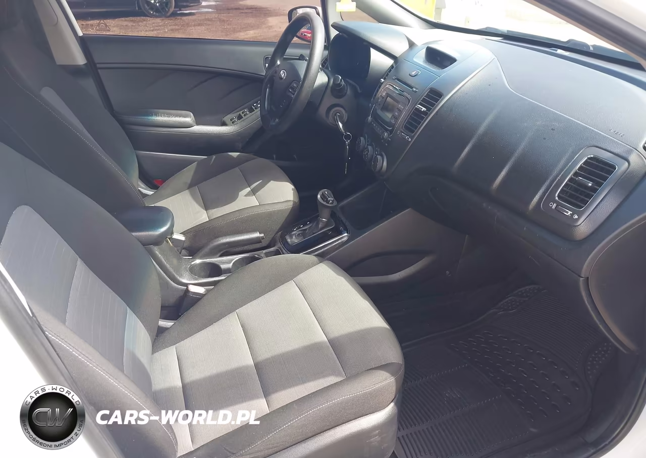2018 Kia Forte Lx VIN:3KPFK4A72JE211958 - 5