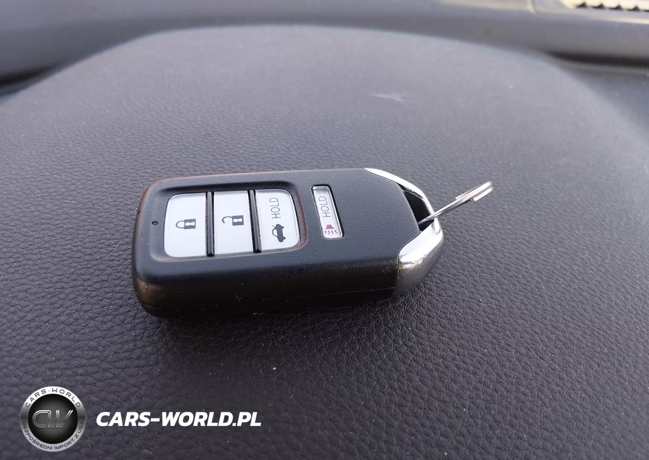 2018 Honda Accord Sport VIN:1HGCV1F37JA000421 - 11