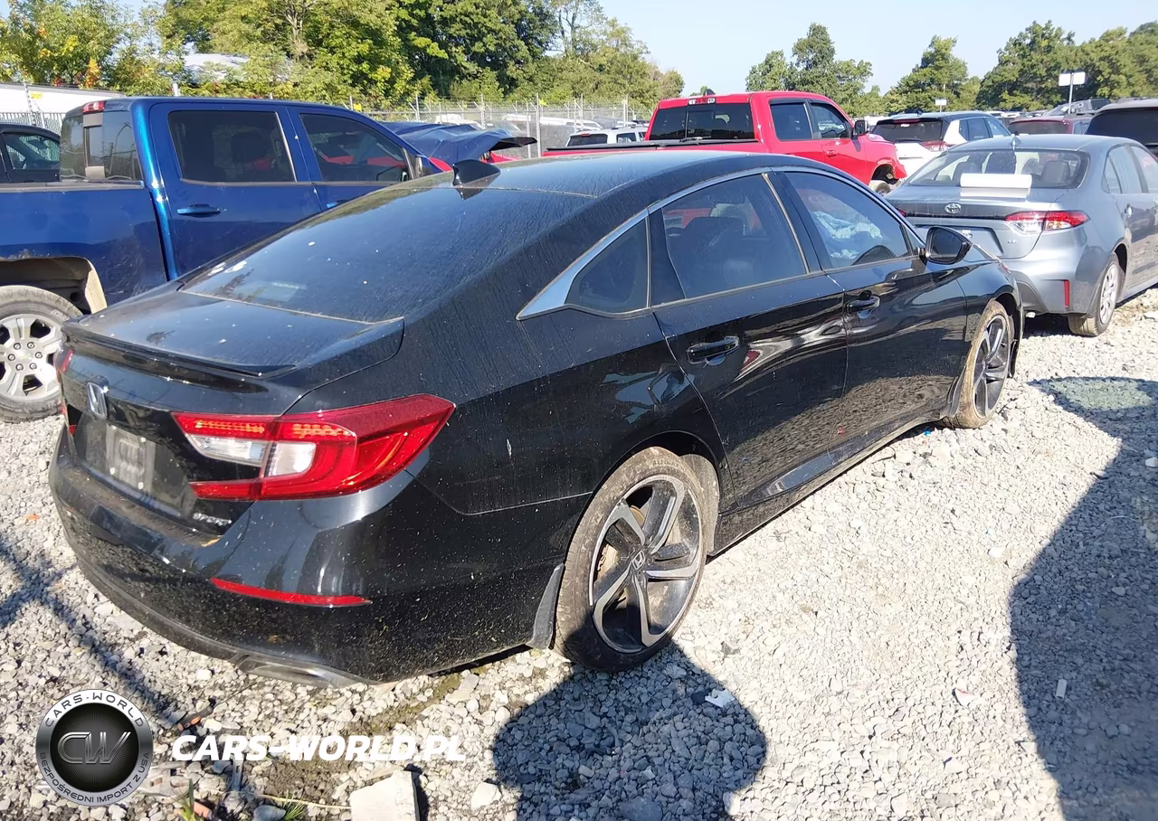 2018 Honda Accord Sport VIN:1HGCV1F37JA000421 - 4