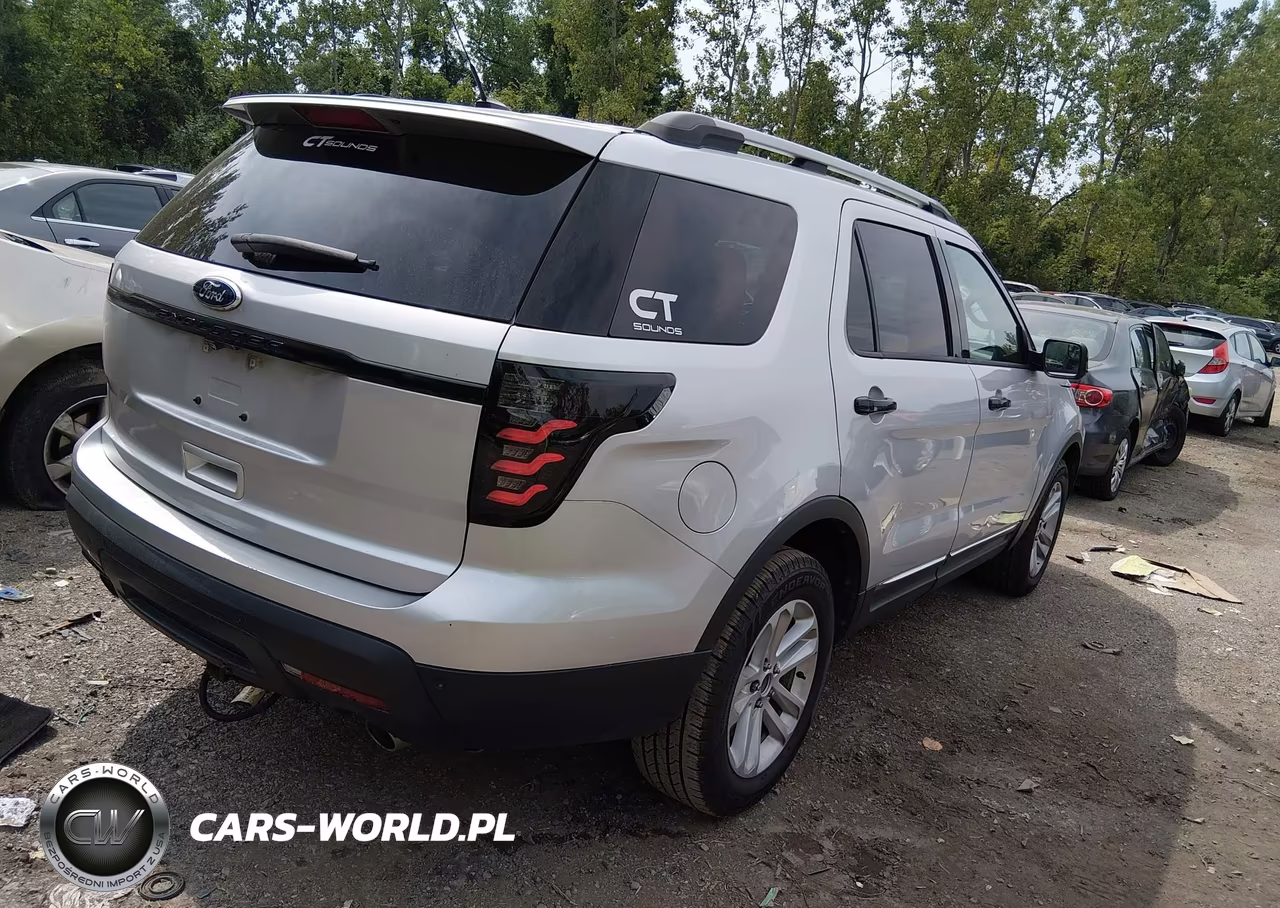2015 Ford Explorer Xlt VIN:1FM5K7D82FGC15254 - 4
