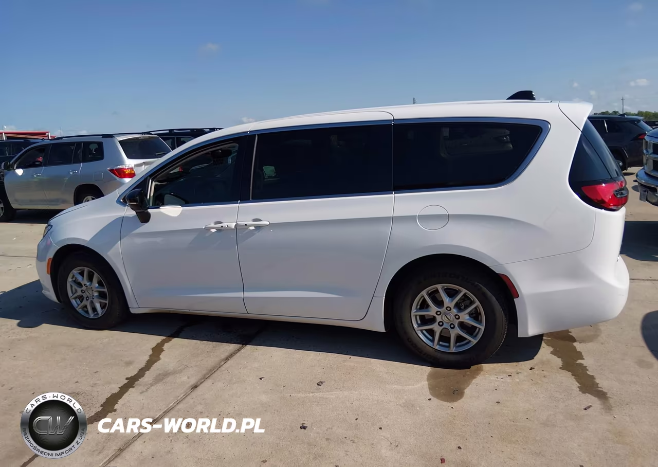 2024 Chrysler Pacifica Touring L VIN:2C4RC1BG9RR112524 - 14