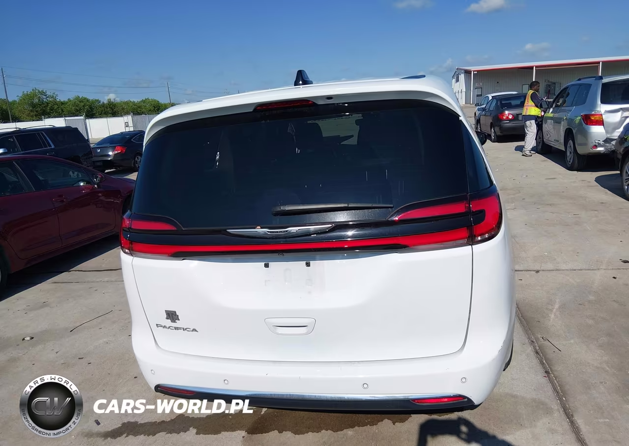 2024 Chrysler Pacifica Touring L VIN:2C4RC1BG9RR112524 - 16