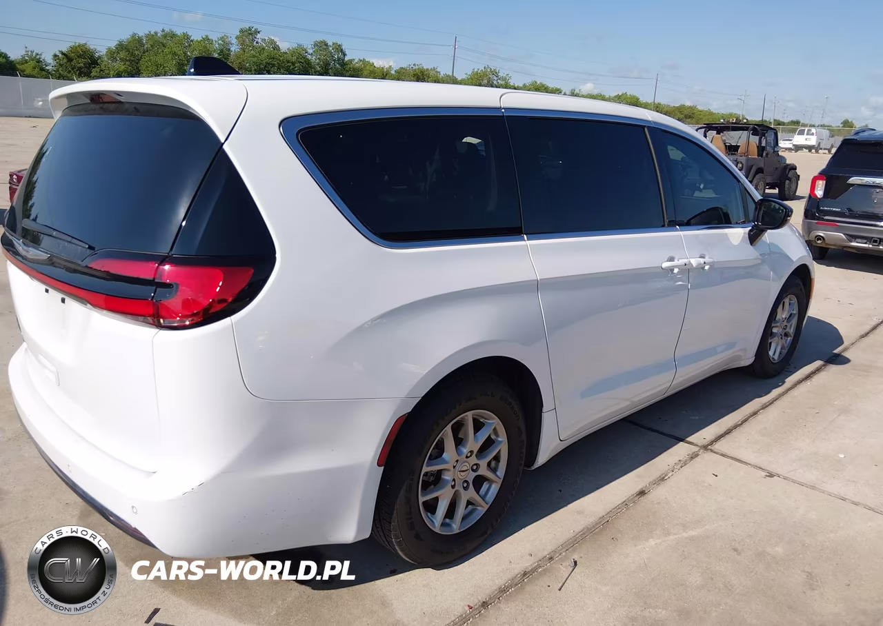 2024 Chrysler Pacifica Touring L VIN:2C4RC1BG9RR112524 - 4