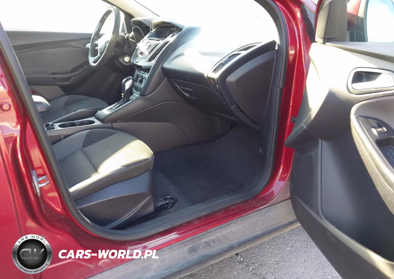 2014 Ford Focus Se VIN:1FADP3K29EL158345 - 5