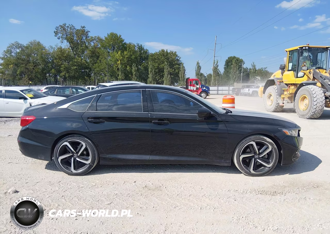 2018 Honda Accord Sport VIN:1HGCV1F36JA133266 - 13