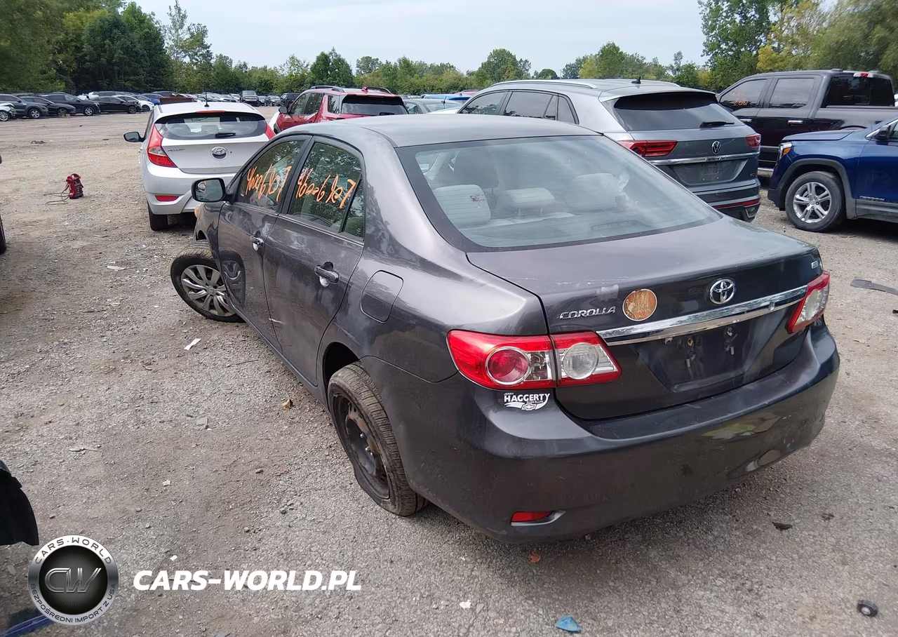 2013 Toyota Corolla Le VIN:5YFBU4EE4DP130139 - 3