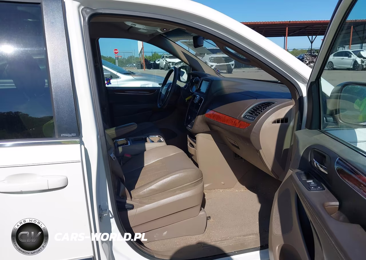 2012 Chrysler Town & Country Touring VIN:2C4RC1BG6CR278121 - 5