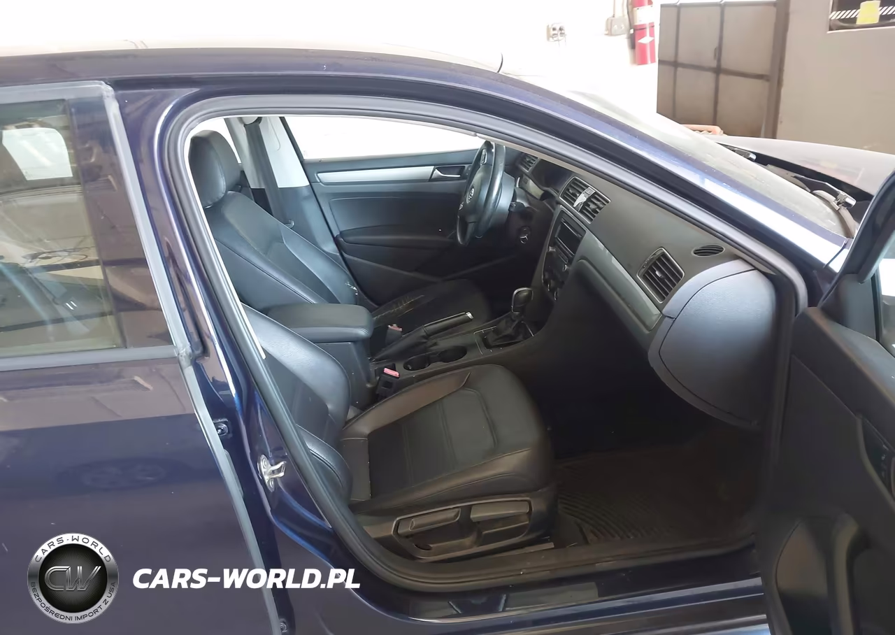 2015 Volkswagen Passat 1.8T Wolfsburg Edition VIN:1VWAT7A34FC041894 - 5