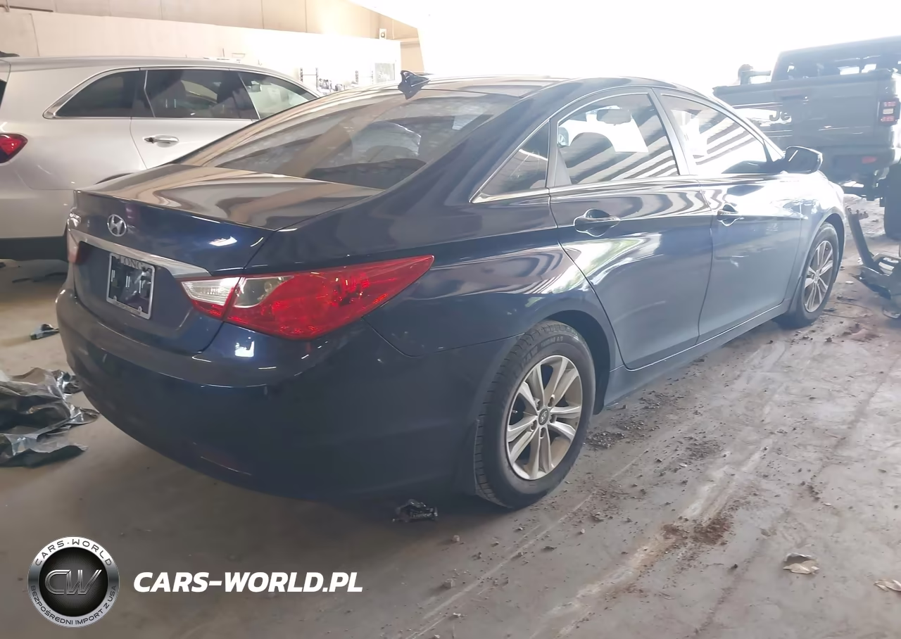 2012 Hyundai Sonata Gls VIN:5NPEB4AC4CH399468 - 4