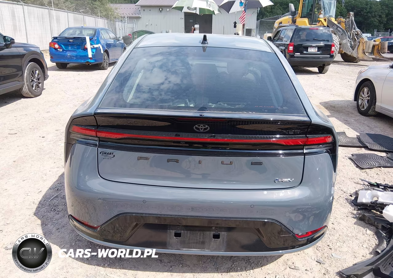 2026 Toyota Prius Xle Awd-E VIN:JTDADABU6T3031304 - 17