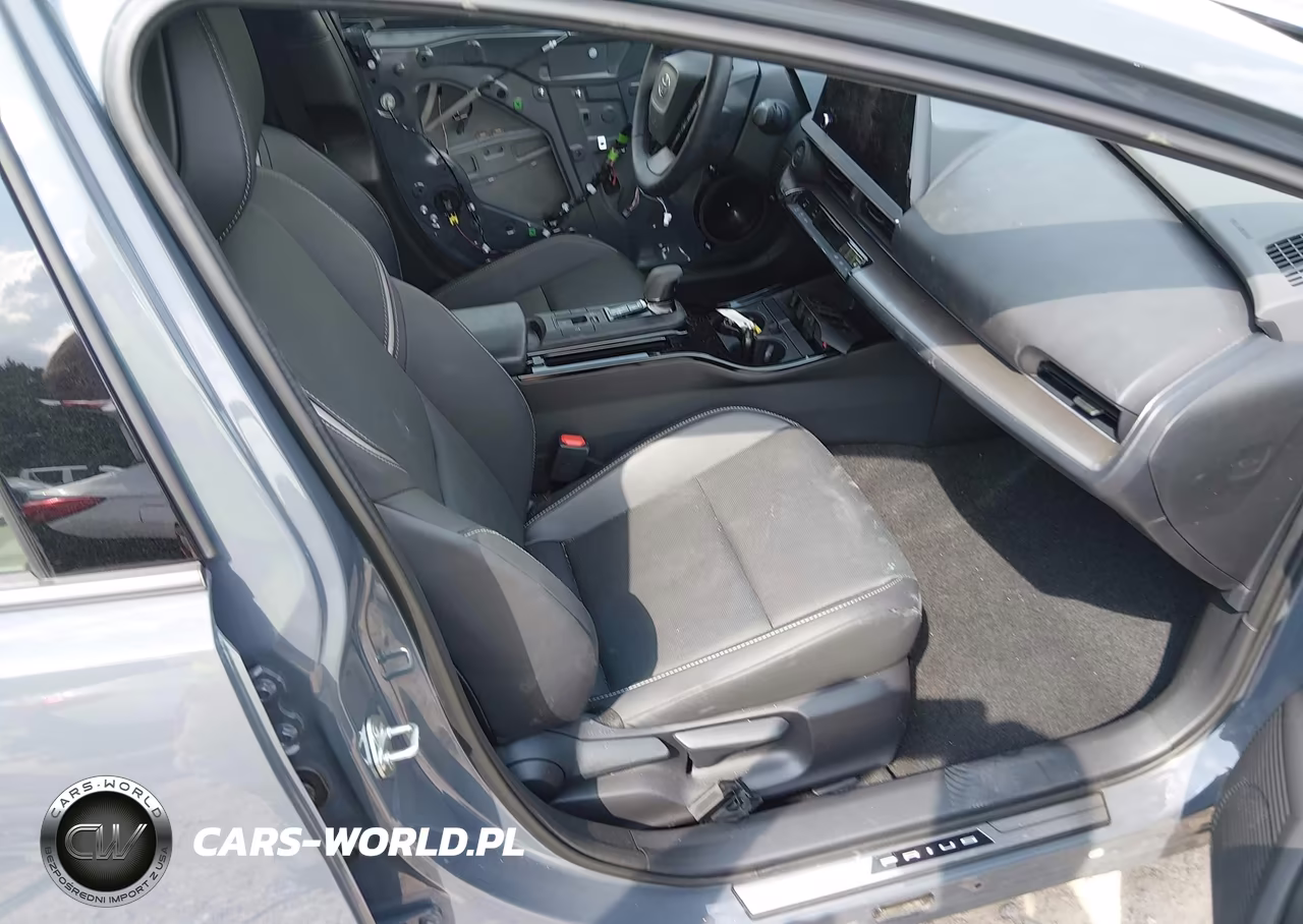 2026 Toyota Prius Xle Awd-E VIN:JTDADABU6T3031304 - 5