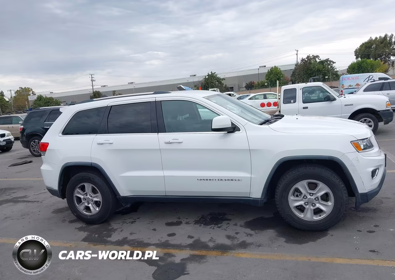 2015 Jeep Grand Cherokee Laredo VIN:1C4RJEAG0FC654274 - 14