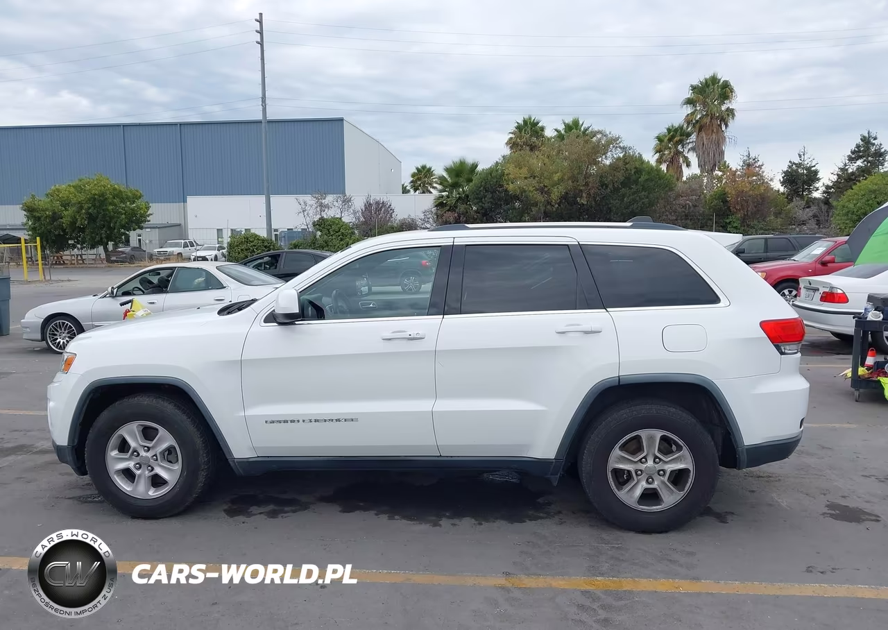 2015 Jeep Grand Cherokee Laredo VIN:1C4RJEAG0FC654274 - 15