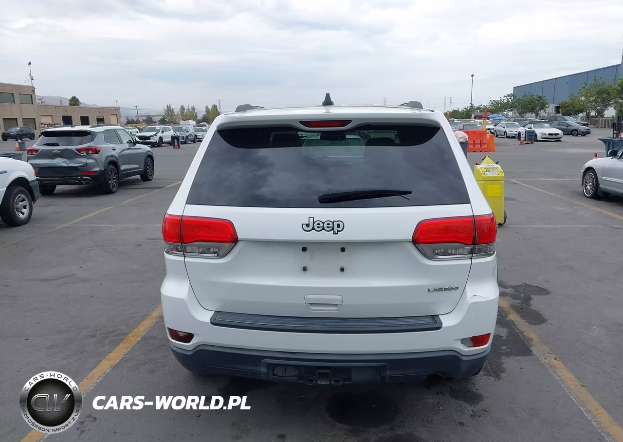 2015 Jeep Grand Cherokee Laredo VIN:1C4RJEAG0FC654274 - 17