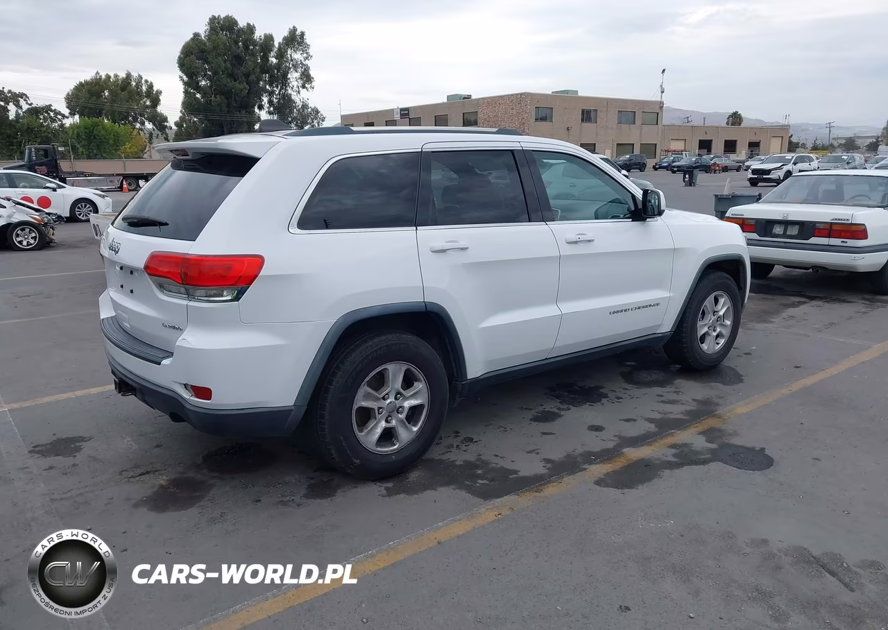 2015 Jeep Grand Cherokee Laredo VIN:1C4RJEAG0FC654274 - 4