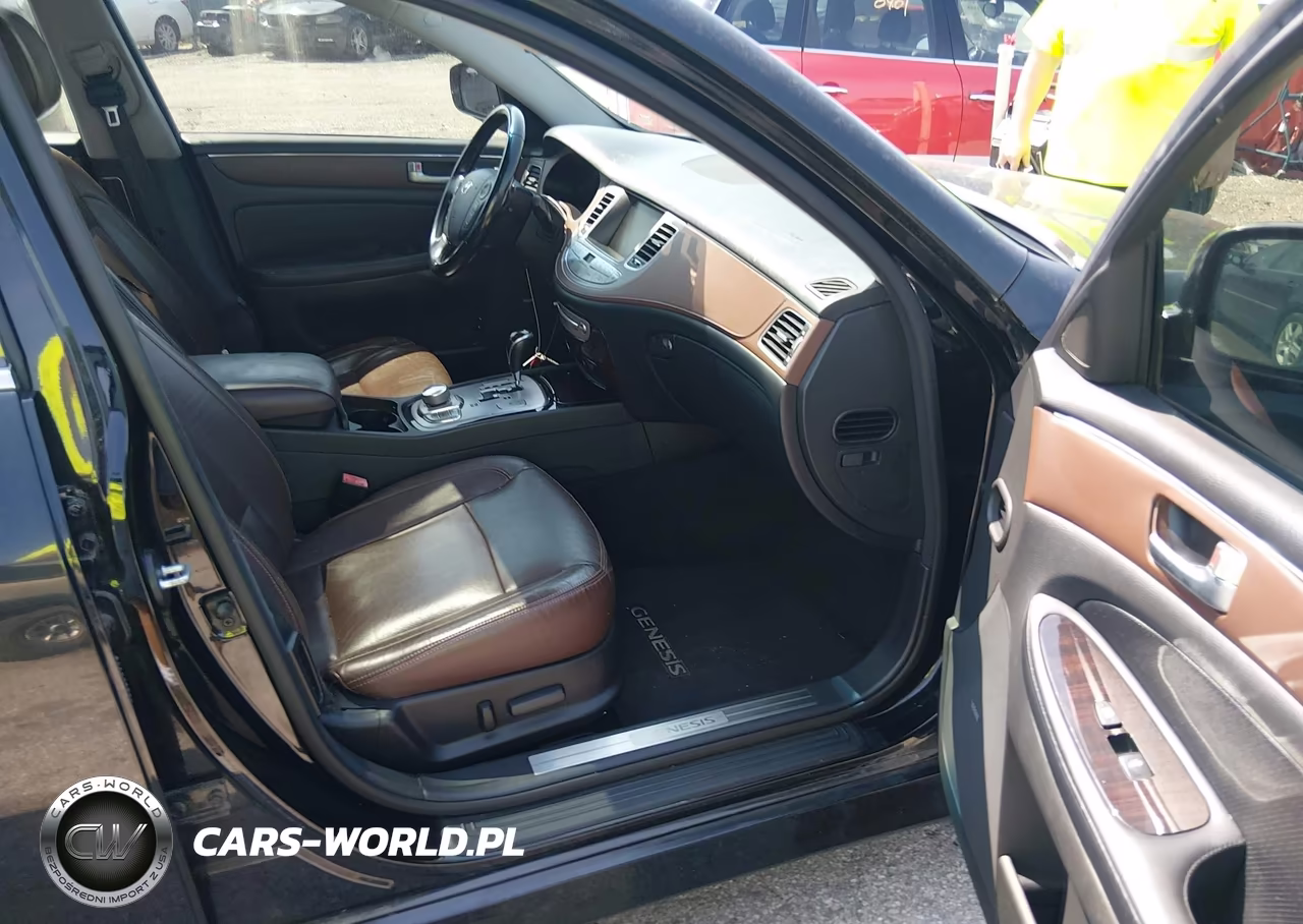 2012 Hyundai Genesis 3.8 VIN:KMHGC4DD9CU154452 - 5