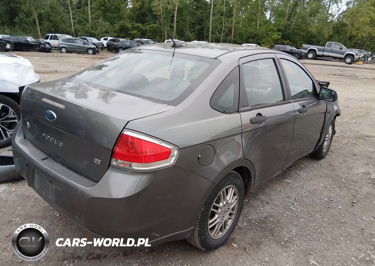 2011 Ford Focus Se VIN:1FAHP3FN0BW163000 - 4
