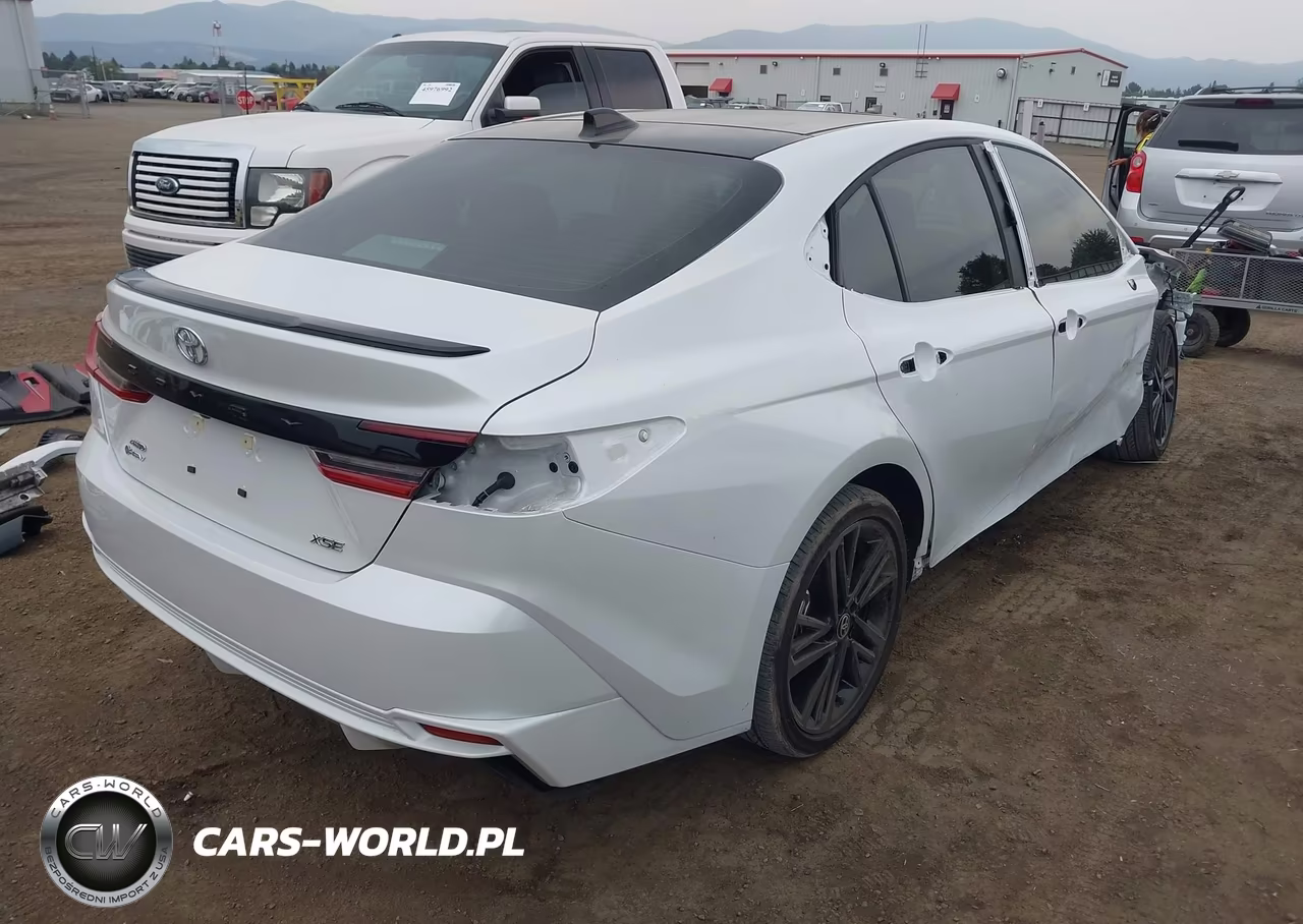 2026 Toyota Camry Xse VIN:4T1DBADKXTU545015 - 4
