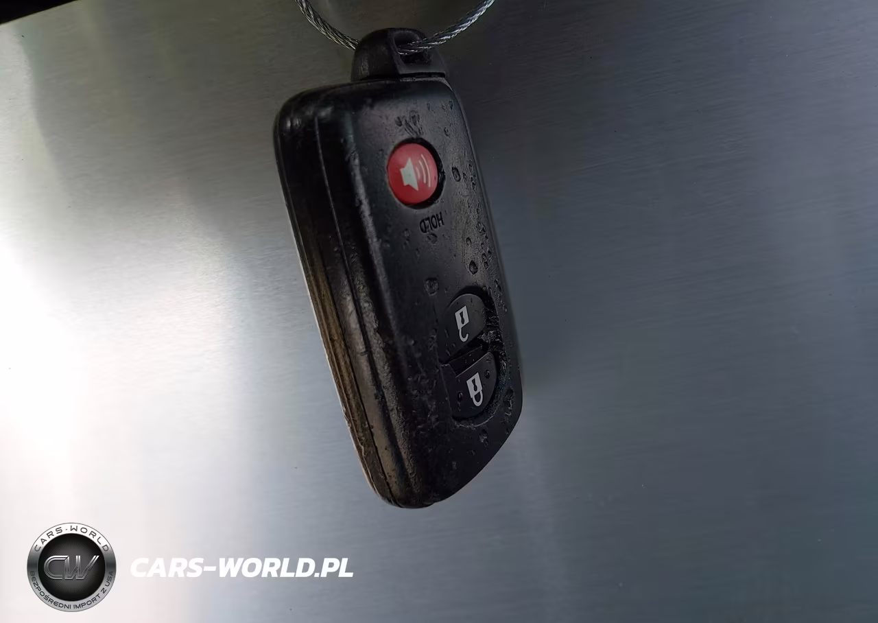 2011 Toyota Prius Four VIN:JTDKN3DU6B5305940 - 11