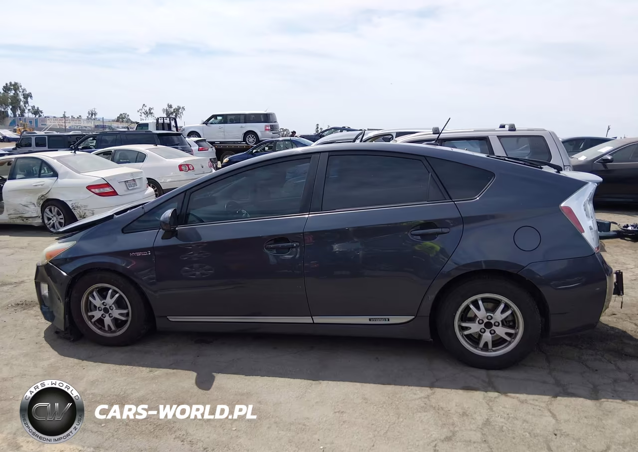 2011 Toyota Prius Four VIN:JTDKN3DU6B5305940 - 14