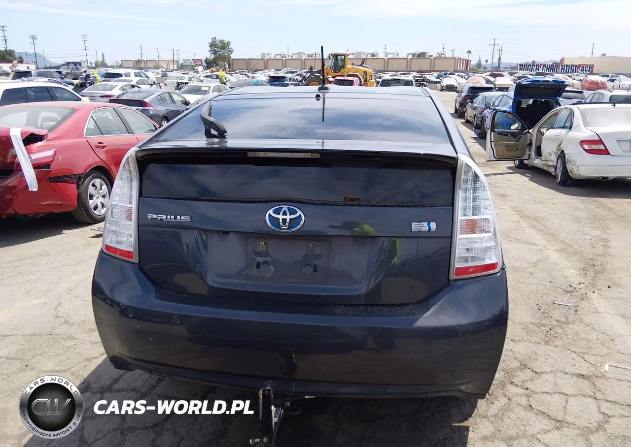 2011 Toyota Prius Four VIN:JTDKN3DU6B5305940 - 16