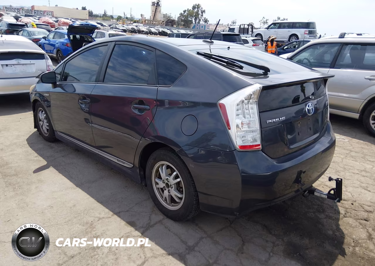 2011 Toyota Prius Four VIN:JTDKN3DU6B5305940 - 3