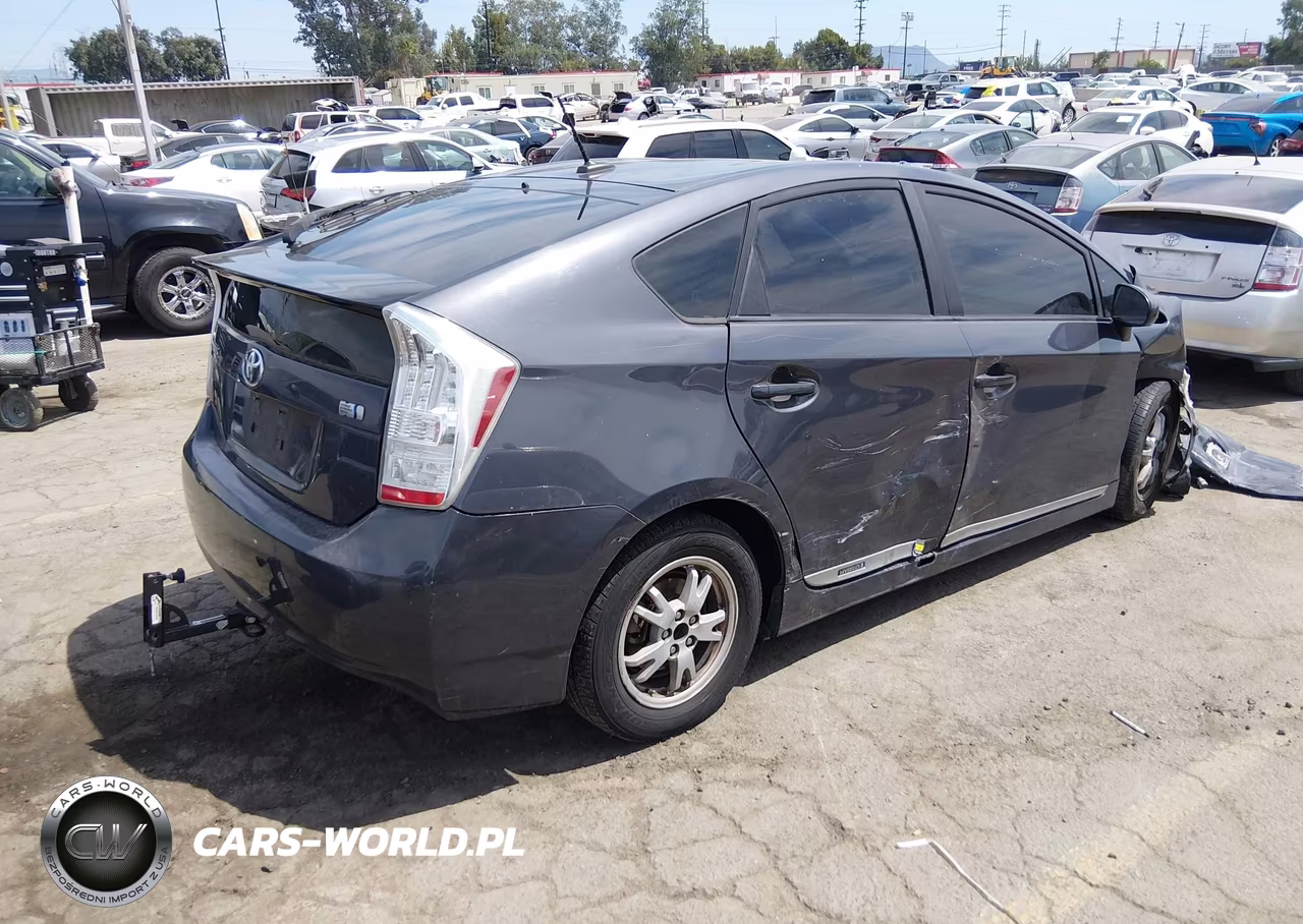 2011 Toyota Prius Four VIN:JTDKN3DU6B5305940 - 4