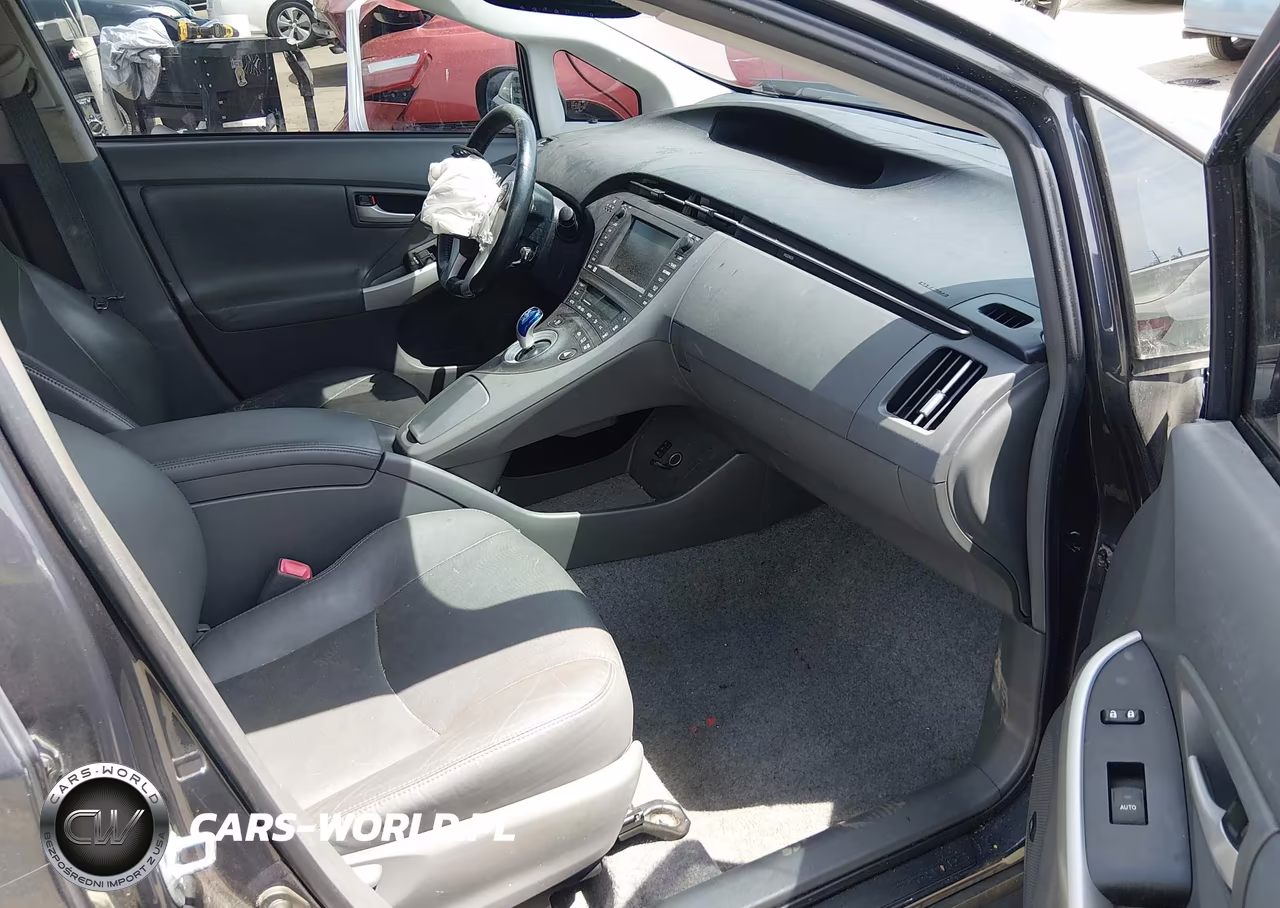 2011 Toyota Prius Four VIN:JTDKN3DU6B5305940 - 5