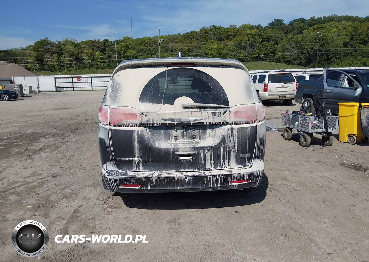 2017 Chrysler Pacifica Touring VIN:2C4RC1DG5HR501432 - 16