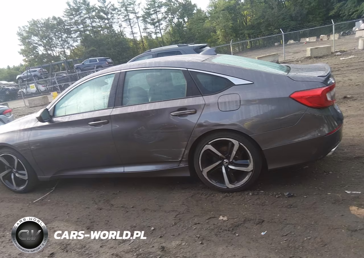 2018 Honda Accord Sport VIN:1HGCV1F3XJA053016 - 14