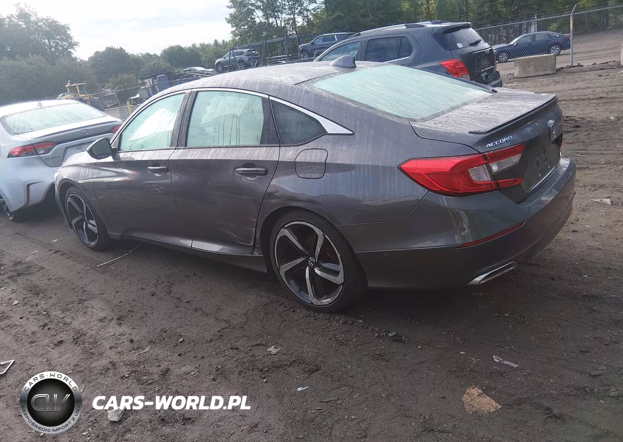 2018 Honda Accord Sport VIN:1HGCV1F3XJA053016 - 3