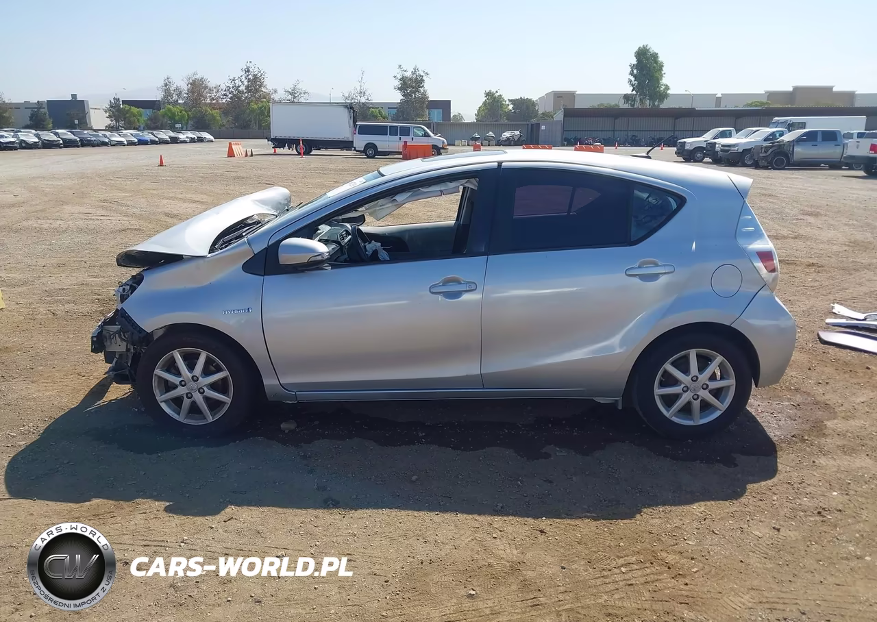 2013 Toyota Prius C Four VIN:JTDKDTB39D1041975 - 15