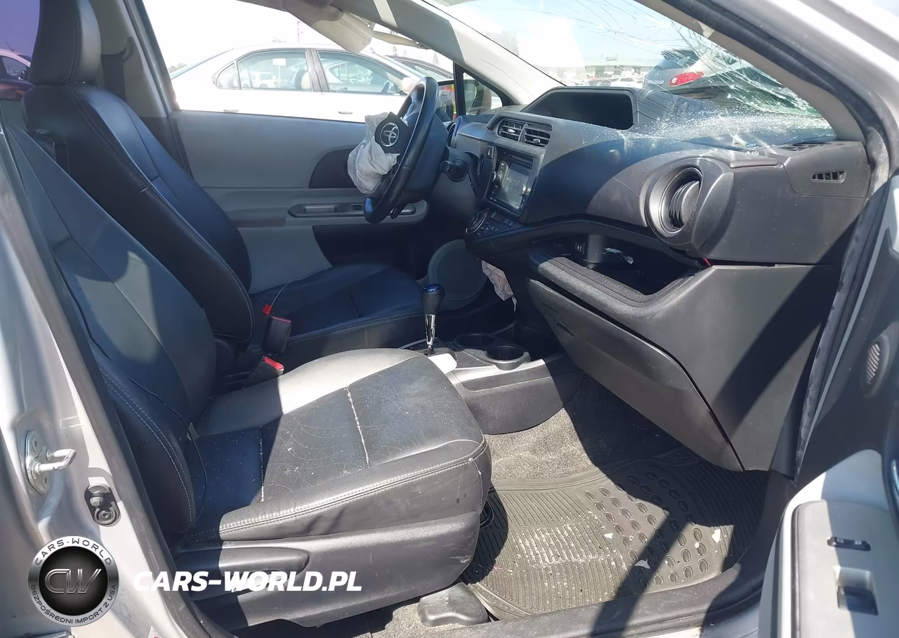 2013 Toyota Prius C Four VIN:JTDKDTB39D1041975 - 5