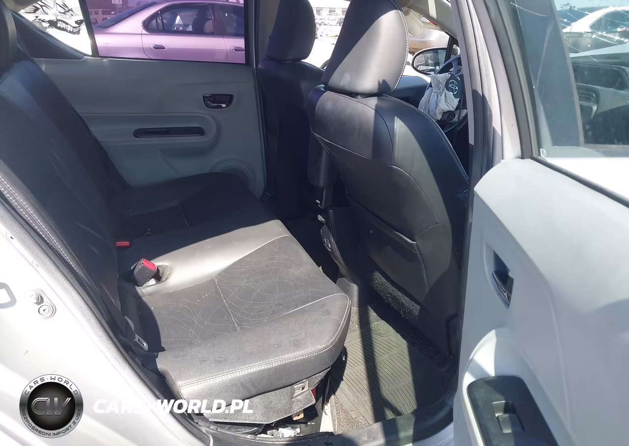 2013 Toyota Prius C Four VIN:JTDKDTB39D1041975 - 8