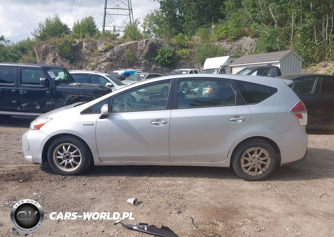 2015 Toyota Prius V Three VIN:JTDZN3EU8FJ027228 - 14