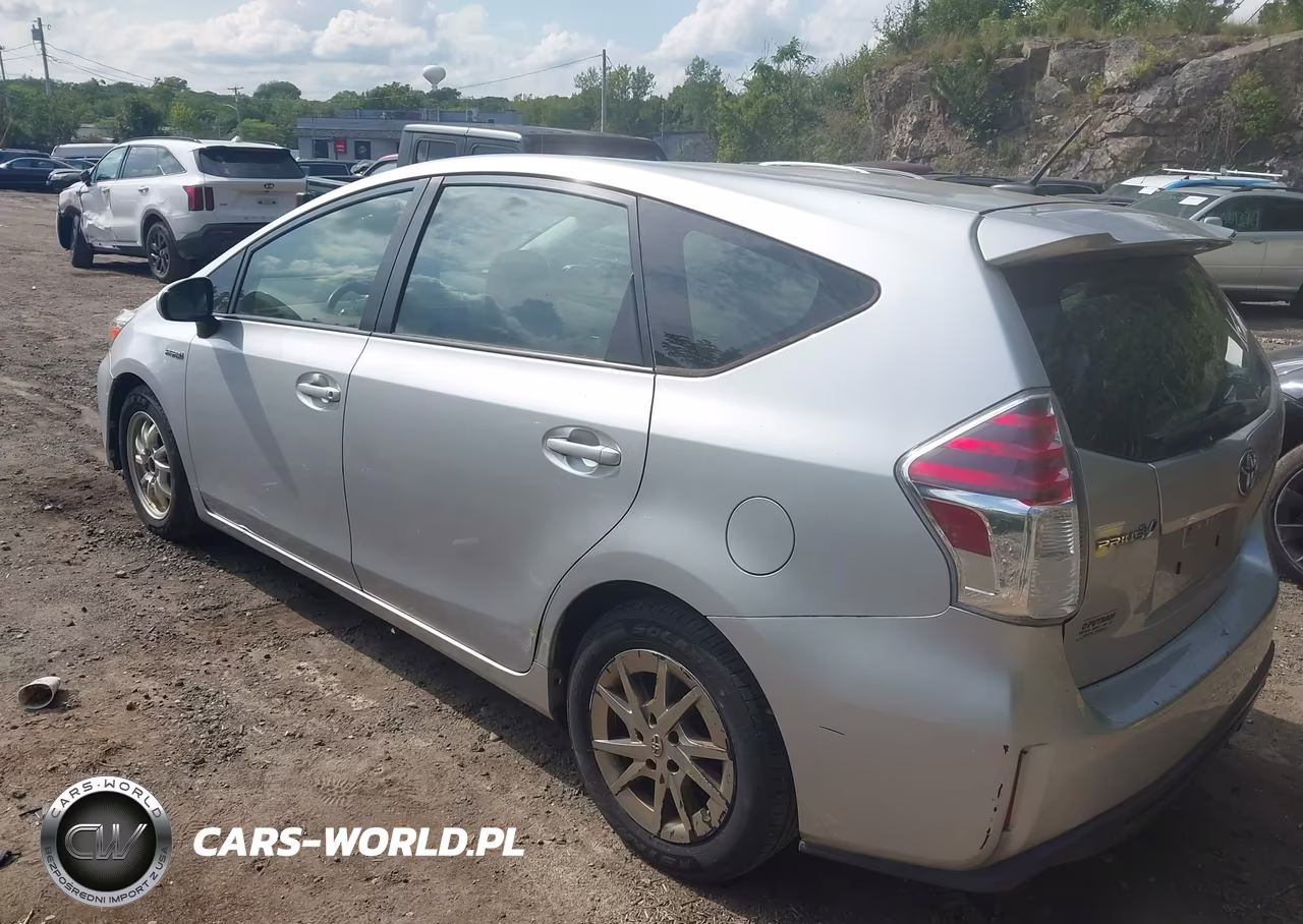 2015 Toyota Prius V Three VIN:JTDZN3EU8FJ027228 - 3