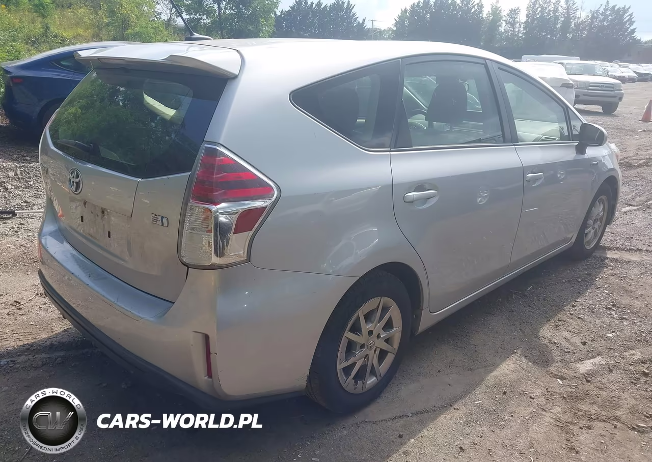 2015 Toyota Prius V Three VIN:JTDZN3EU8FJ027228 - 4