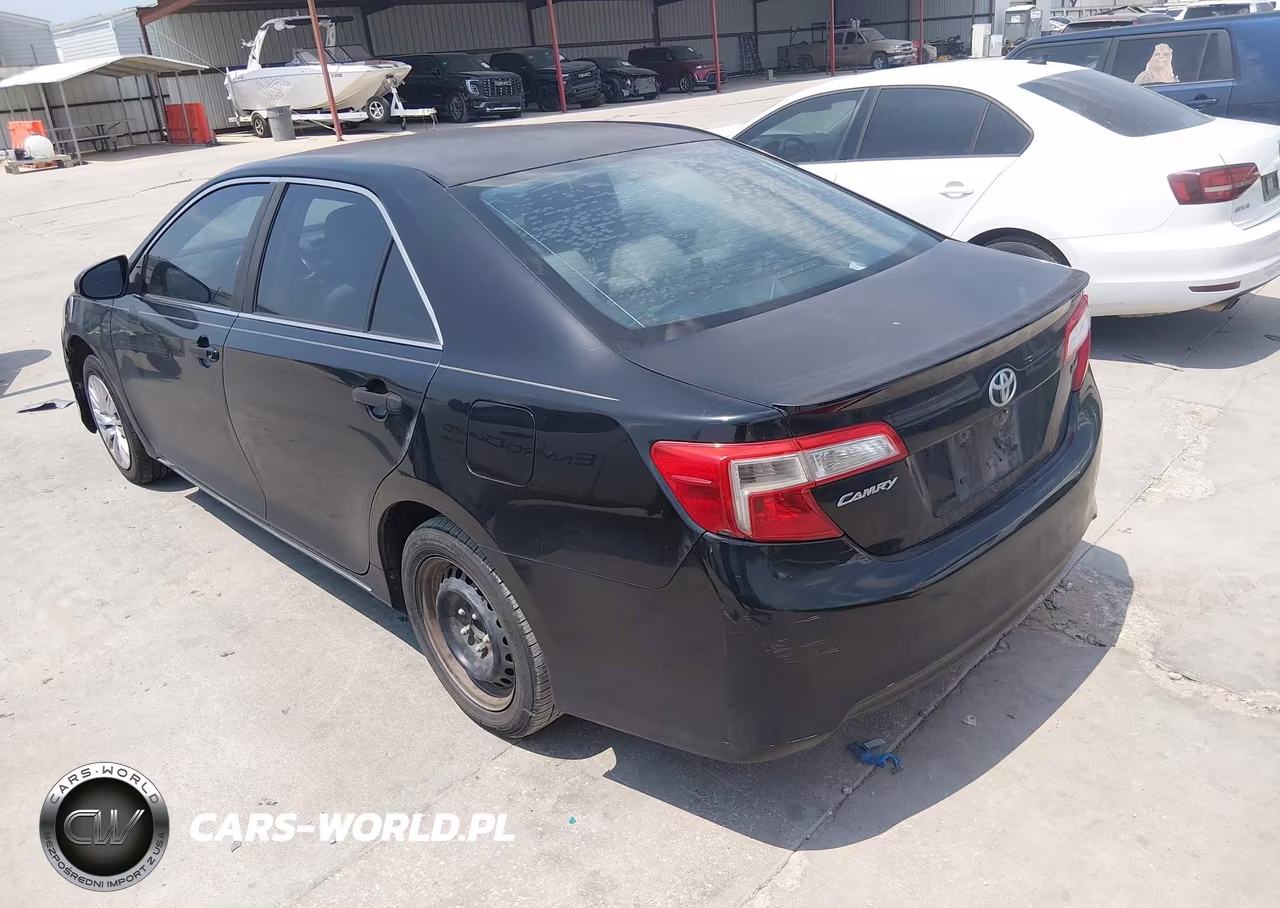 2014 Toyota Camry Le VIN:4T4BF1FK4ER417578 - 3