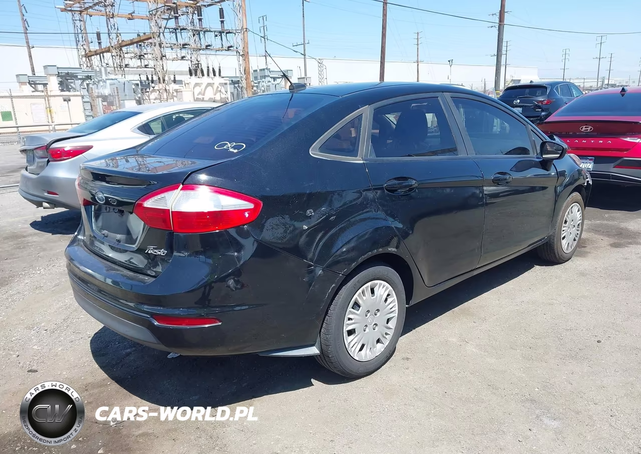2018 Ford Fiesta S VIN:3FADP4AJ9JM136580 - 4