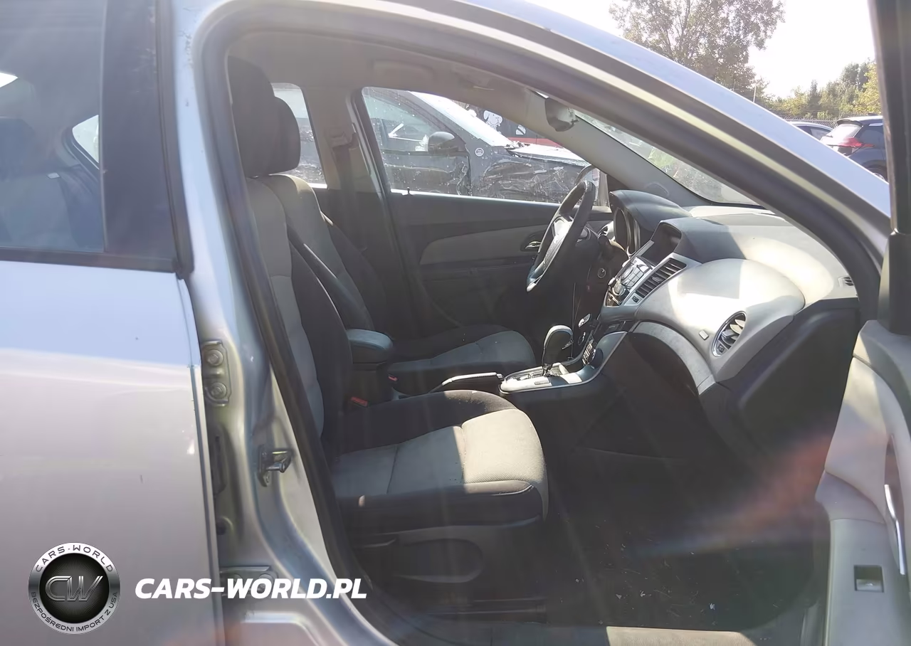 2015 Chevrolet Cruze Ls Auto VIN:1G1PA5SH7F7161384 - 5