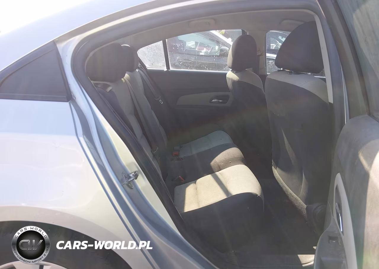 2015 Chevrolet Cruze Ls Auto VIN:1G1PA5SH7F7161384 - 8
