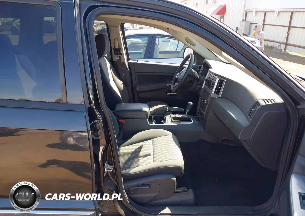 2010 Jeep Grand Cherokee Laredo VIN:1J4PR4GK9AC131912 - 5